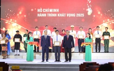 Tôn vinh tập thể, cá nhân điển hình học tập và làm theo gương Bác Hồ