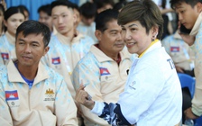 Tuyệt vời tình cảm thân thiện VĐV Thái Lan và Campuchia giữa chiến sự căng thẳng: Thể thao là thế!