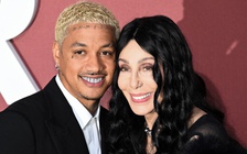 Danh ca Cher sắp kết hôn với bạn trai kém 40 tuổi?