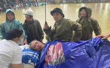 Cuộc chiến của ngành y tế giữa tâm lũ