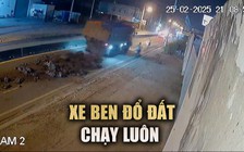 Xe máy trượt ngã la liệt vì xe ben 'vô cớ' để lại hàng tấn bùn đất