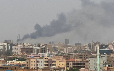 Máy bay quân sự rơi xuống khu dân cư ở Sudan, 46 người chết
