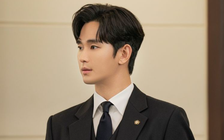 Kim Soo Hyun bị tung ảnh nhạy cảm, yêu cầu phải xin lỗi Kim Sae Ron