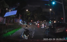 CSGT TP.HCM làm rõ vụ xe máy chạy ngược chiều, chặn đầu ô tô