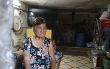 Điều lạ lùng của cụ bà sống 30 năm trong 'hộp ngủ' ở TP.HCM