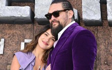 'Aquaman' Jason Momoa công khai tình tứ với người tình sau ly hôn