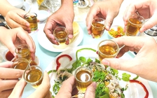 6 người nhập viện sau uống rượu sơ ri, nghi ngộ độc rượu