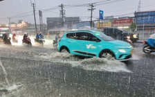 TP.HCM mưa như trút nước