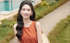 Váy suông từ linen, vải tơ thành xu hướng 'hot'