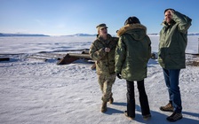Chỉ huy căn cứ Mỹ tại Greenland mất chức sau chuyến thăm của Phó tổng thống Vance