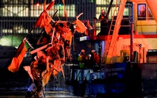 Trực thăng gãy vỡ giữa trời, gia đình CEO Siemens tử nạn ở New York