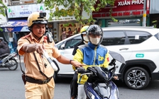 CSGT TP.HCM: Vượt đèn đỏ, leo vỉa hè có xu hướng gia tăng