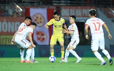 Nhóm trụ hạng cực hay, V-League thêm khó đoán
