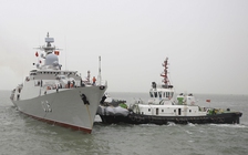 Tàu hộ vệ tên lửa Trần Hưng Đạo và Quang Trung cập quân cảng Trung Quốc