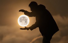 Trăng Hồng đang sáng trên bầu trời hình dáng thế nào: Nhiều người Việt đi 'săn trăng'