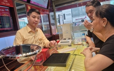 'Giá vàng có thể rơi bất cứ lúc nào'