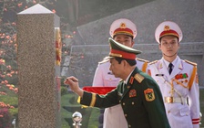 Đại tướng Phan Văn Giang thực hiện nghi thức tô son cột mốc biên giới Việt - Trung