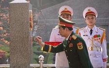 Đại tướng Phan Văn Giang tô son cột mốc biên giới Việt - Trung