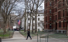 Chính quyền Mỹ tăng sức ép lên ĐH Harvard