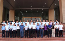 Họp bàn sáp nhập, lãnh đạo 2 tỉnh có hành động đoàn kết gây ấn tượng mạnh với cư dân mạng