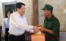 Trình Chủ tịch nước tặng quà người có công dịp lễ 30.4 và 2.9
