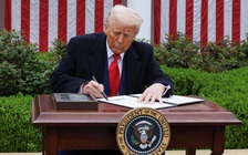 Ông Trump chính thức ký lệnh đánh thuế lên toàn cầu