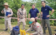 Đại sứ Mỹ và Bộ Ngoại giao thăm hiện trường rà phá bom mìn tại Quảng Trị