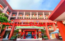 Trường học rợp bóng cờ đỏ sao vàng mừng 50 năm Ngày đất nước thống nhất