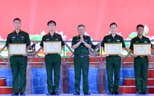 Bộ Quốc phòng trao 80 giải tại cuộc thi tìm hiểu 50 năm đất nước thống nhất