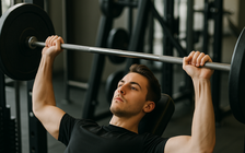 4 hành động cần tránh với người thích tập tạ