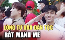 Bắt gặp Phát La và Mono 'trốn show' đi xem sơ duyệt diễu binh