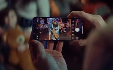 Apple gây tranh cãi khi khuyến khích bỏ ốp lưng trên iPhone 16