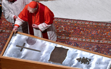Niêm phong linh cữu Giáo hoàng Francis, kết thúc thời gian viếng ở Vatican
