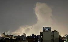 Mỹ tấn công ở Yemen dồn dập, Houthi tập kích tàu sân bay, Israel