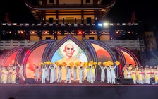 Đại lễ Vesak 2025: Ấn tượng đêm nhạc 'Việt Nam muôn thuở, sáng ngời đạo thiêng'