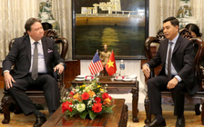 Đại sứ Mỹ Marc E. Knapper thăm xã giao Bình Thuận