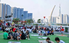 Chiều nay đông người đổ về bến Bạch Đằng xem tổng duyệt trình diễn drone