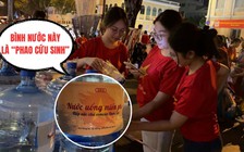 Mát lòng những bình nước giải khát trên đường xem diễu binh
