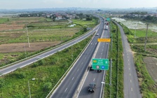 Cao tốc nối dài một dải non sông
