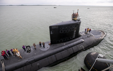 Tàu ngầm Mỹ nổi gần cảng công ty Trung Quốc thuê 99 năm ở Thái Bình Dương