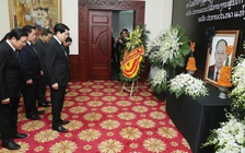 Chủ tịch nước và Thủ tướng viếng cố Chủ tịch nước Lào Khamtay Siphandone