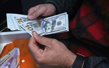 Tiền rial của Iran mất giá kỷ lục so với USD giữa căng thẳng Tehran-Washington