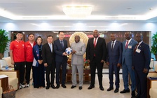 Tổng thống Burundi thăm Thể Công Viettel: Đội trưởng Bùi Tiến Dũng vinh dự làm điều đặc biệt