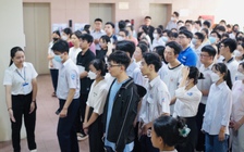 Sinh viên ngành khác có được chuyển sang học sư phạm và miễn học phí?