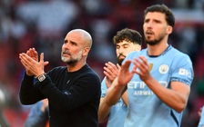 HLV Pep Guardiola bức xúc sau trận derby Manchester nhạt nhòa: Không bức xúc mới lạ!