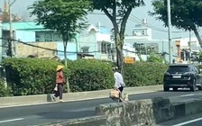 CSGT TP.HCM xử phạt nhiều người đi bộ sang đường không đúng nơi quy định