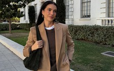 Kết hợp cổ điển và hiện đại cùng cặp đôi quần jeans và blazer