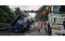 Giải tỏa hiện trường vụ tai nạn liên hoàn trên đèo Bảo Lộc