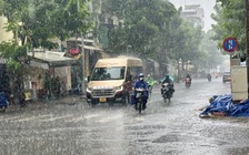 Mùa mưa tới sớm, 'hạ nhiệt' hóa đơn điện