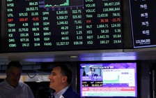 Chứng khoán Mỹ tăng mạnh mẽ sau khi Tổng thống Trump hoãn thuế